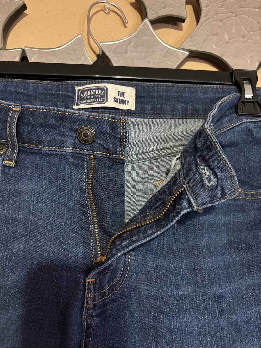 Signature Levi Strauss & Co Skinny Blue Jeans - Picture 2 of 7